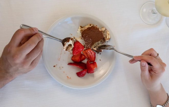 porzione di mascarpone classico con fragole